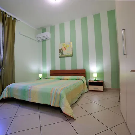 Garden Bed and Breakfast 3*